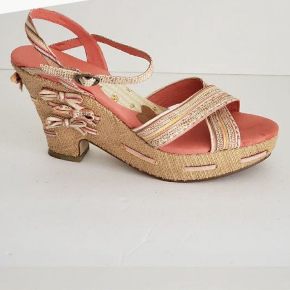 Kenzie Crafty Bow Wedge Sandals, 10